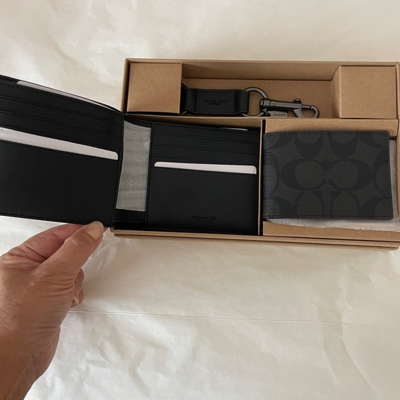 Coach Boxed 3 In 1 Wallet Gift Set In Signature Canvas - Picture 4 of 5